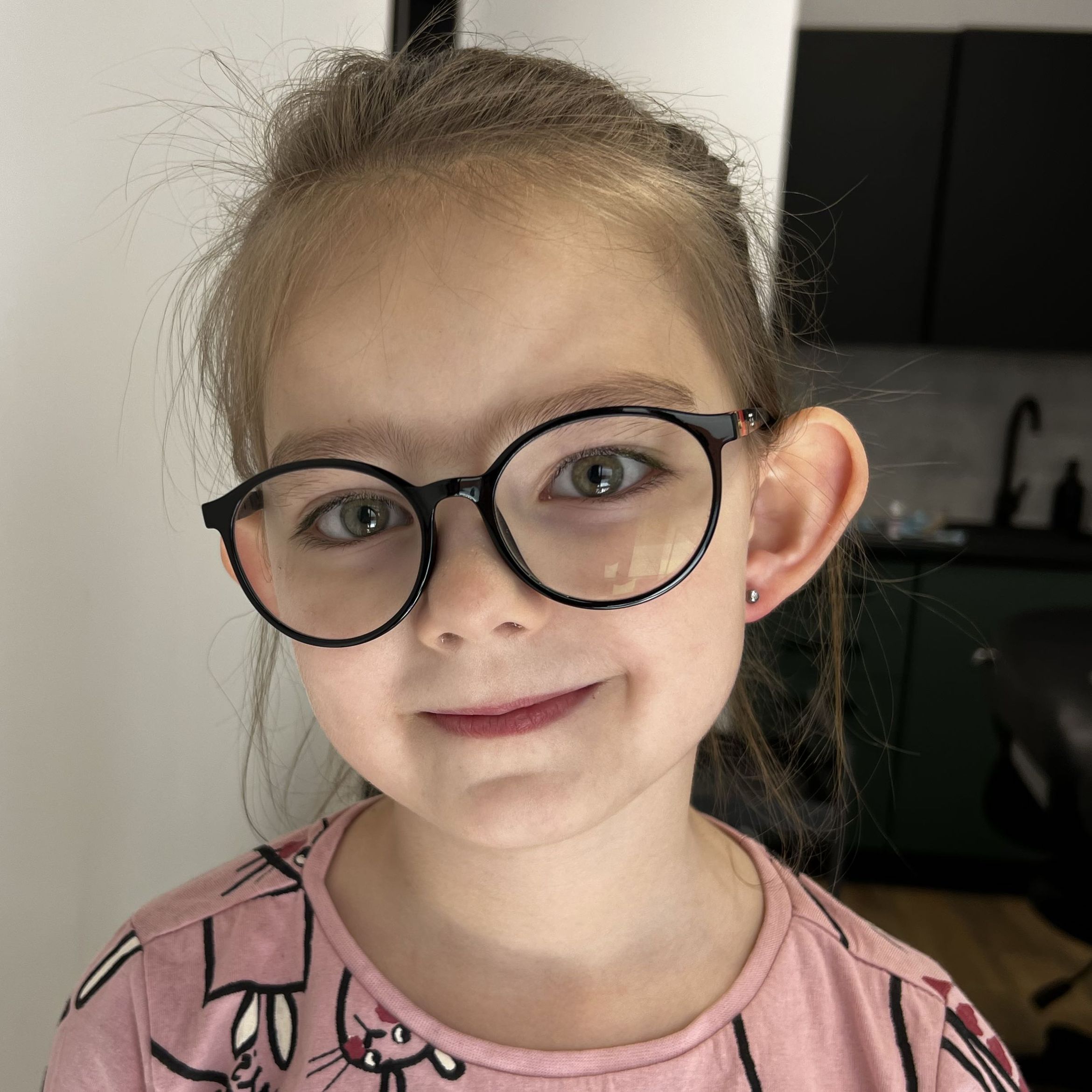 Podstawowe przekłucie uszu u dziecka